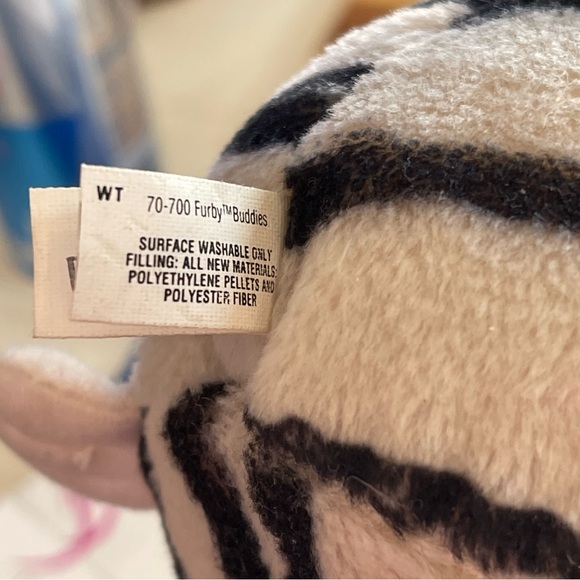 Furby Buddies Hug More - Picture 5 of 9